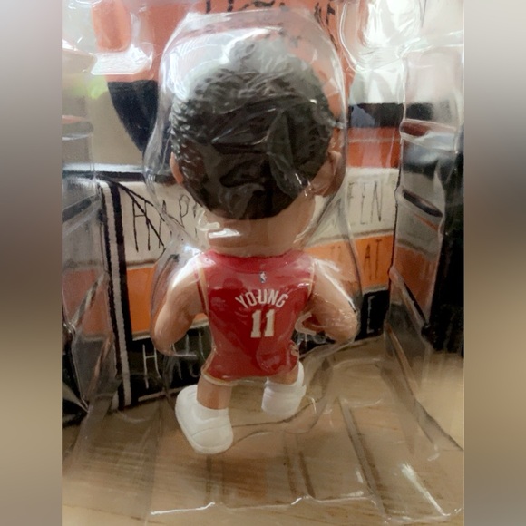 Trae Young Atlanta Hawks Big Shot Ballers Collectible toy figure NBA - Picture 4 of 9